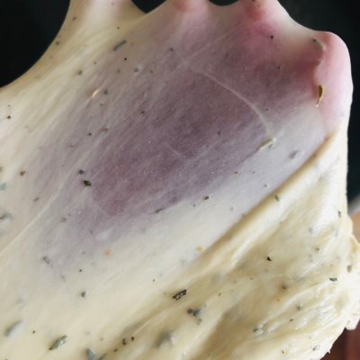 在家就能做的蒜香培根軟歐包，高顏值超美味，解饞還頂飽